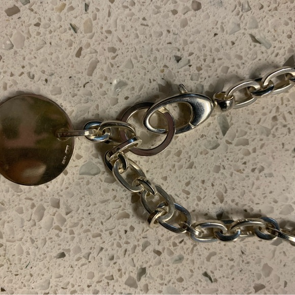 Gucci chain link choker necklace with pouch and box. - Picture 7 of 7